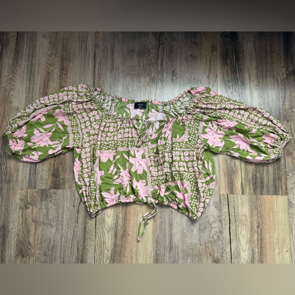 Tisdale Floral Drawstring Top - Picture 11 of 13